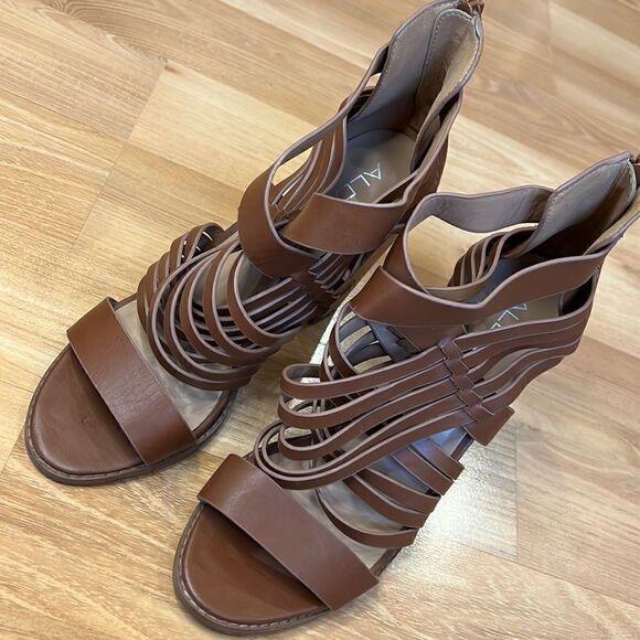 Brown Strappy Cutout Block High Heels Gilang Womens 8.5 - Picture 1 of 9